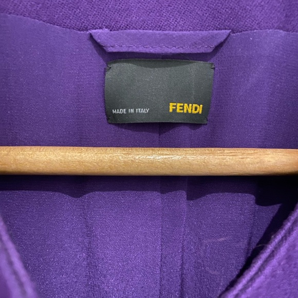 Stunning vintage Fendi coat in a rich amethyst purple. EU 42 - Picture 3 of 8